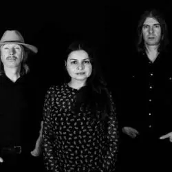Hope Sandoval & The Warm Inventions