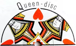 Queen-disc
