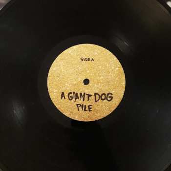 LP A Giant Dog: Pile 69375