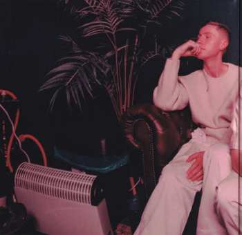 CD Flawes: < >> - One Step Back, Two Steps Forward