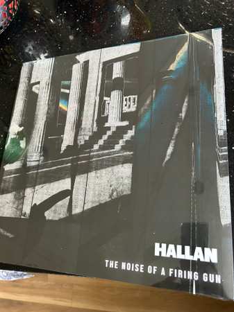 Album Hallan: The Noise Of A Firing Gun