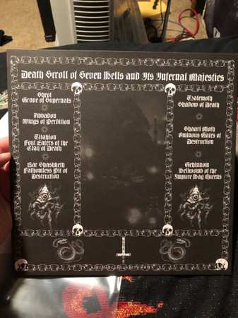 LP Hellvetron: Death scroll of seven bells and its infernal majesties 470136