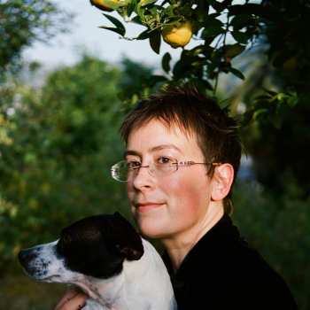 Album Lina Tullgren: Decide Which Way The Eyes Are Looking