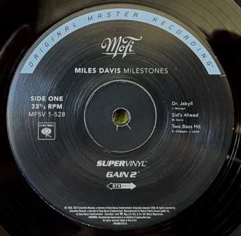 LP Miles Davis: Milestones NUM