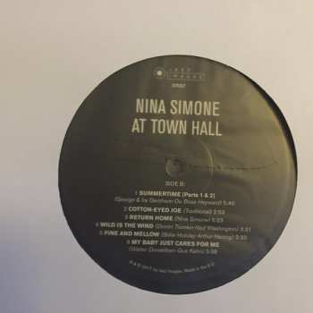 LP Nina Simone: At Town Hall DLX | LTD 76558