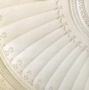 Album Patio: Essentials