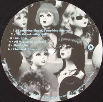 LP Pretty Girls Make Graves: The New Romance LTD | CLR 485509