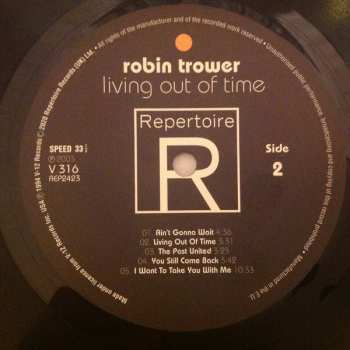 LP Robin Trower: Living Out Of Time 77442