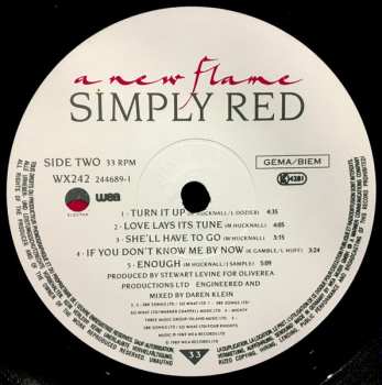 LP Simply Red: A New Flame