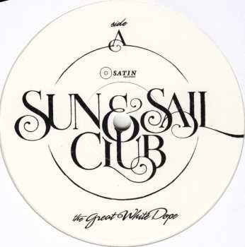 LP Sun And Sail Club: The Great White Dope CLR 475997