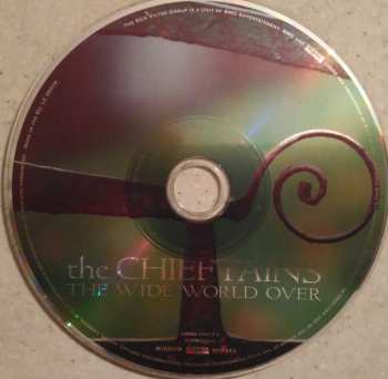 CD The Chieftains: The Wide World Over (A 40 Year Celebration) 38779