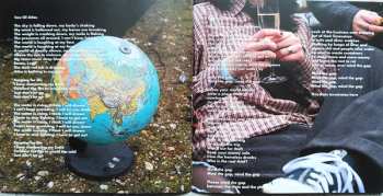 CD The Red Flags: Self-Centred And Delusional