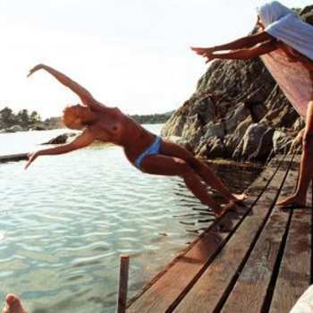 Album Throw Me The Statue: Moonbeams