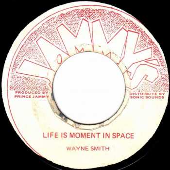 Album Wayne Smith: Life Is Moment In Space