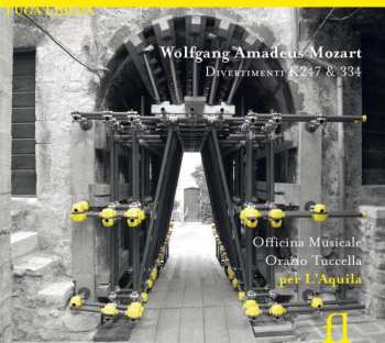 Album Wolfgang Amadeus Mozart: Divertimenti K 247 & 334
